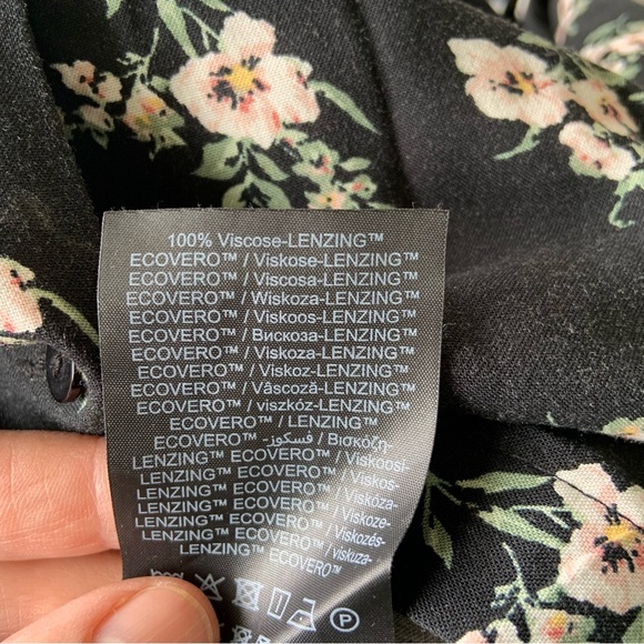 ☀️3/$30☀️ Vero Moda floral shirt dress - Picture 12 of 12